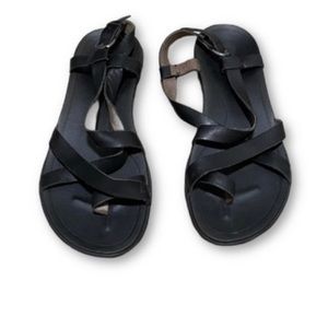 Olu Kai Gladiator with Toe Loop Sandal, Black Leather, Size 8